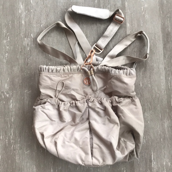 lululemon athletica Handbags - Lululemon Dune Bliss Bag-striped interior